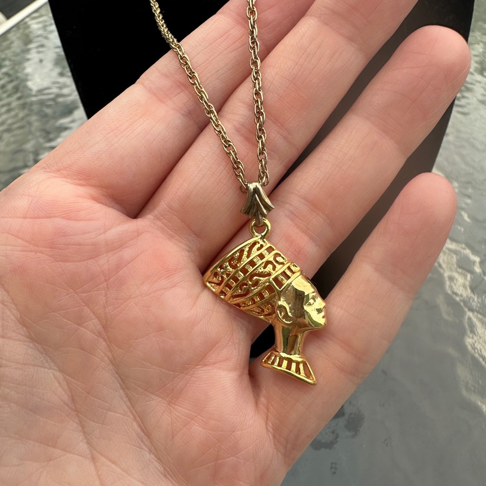 Egyptian Nefertiti Pendant Necklace